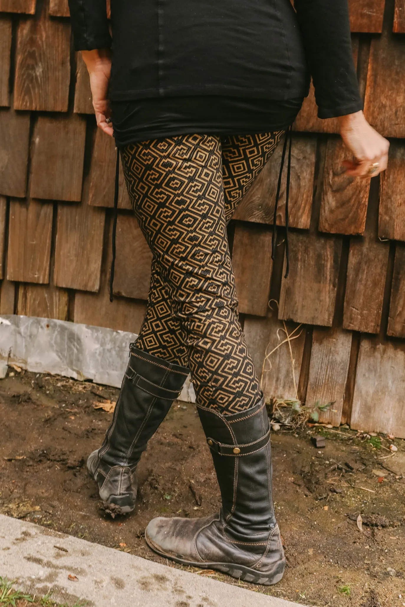 Amazonia Leggings - Black/Gold